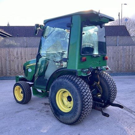 JOHN DEERE 2027R 31HP COMPACT TRACTOR WITH CAB