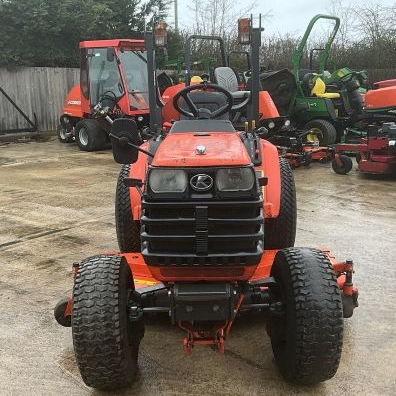 KUBOTA B2110 HYDROSTATIC 4WD COMPACT TRACTOR WITH LAWN MOWER DECK 5