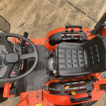 KUBOTA B2110 HYDROSTATIC 4WD COMPACT TRACTOR WITH LAWN MOWER DECK 6
