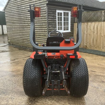 KUBOTA B2110 HYDROSTATIC 4WD COMPACT TRACTOR WITH LAWN MOWER DECK 7