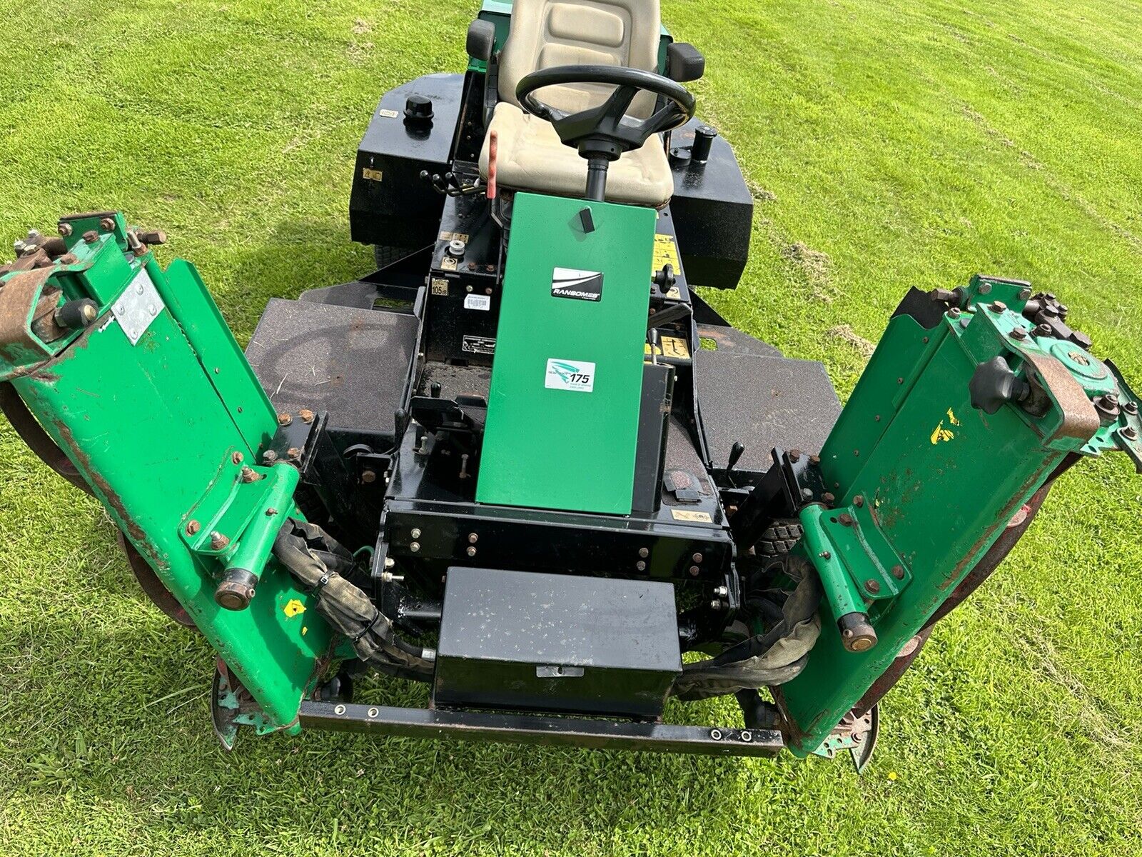 RANSOMES HIGHWAY 2130 TRIPLE CYLINDER RIDE SIT ON LAWN MOWER PARKWAY 3