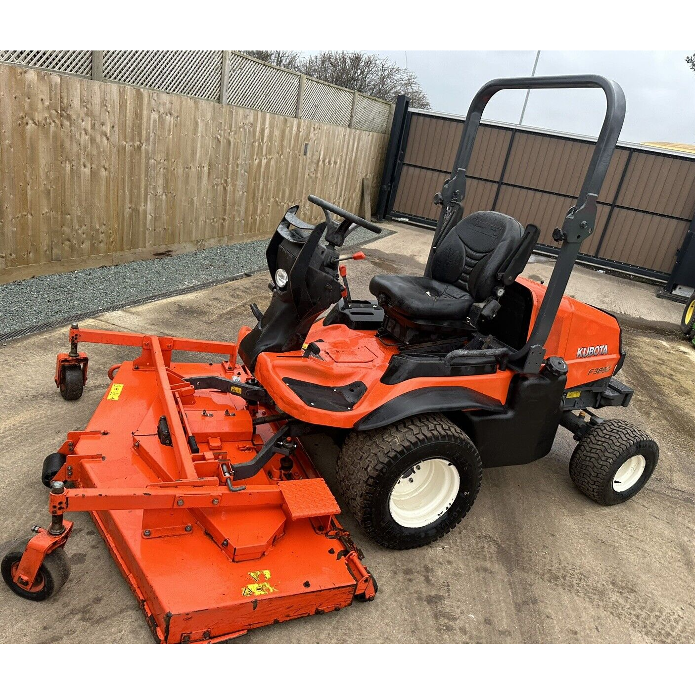 2016 KUBOTA F3890 OUTFRONT DIESEL COMMERCIAL RIDE ON MOWER