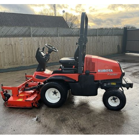 2017 KUBOTA F3090 OUTFRONT DIESEL COMMERCIAL SIT ON LAWN MOWER