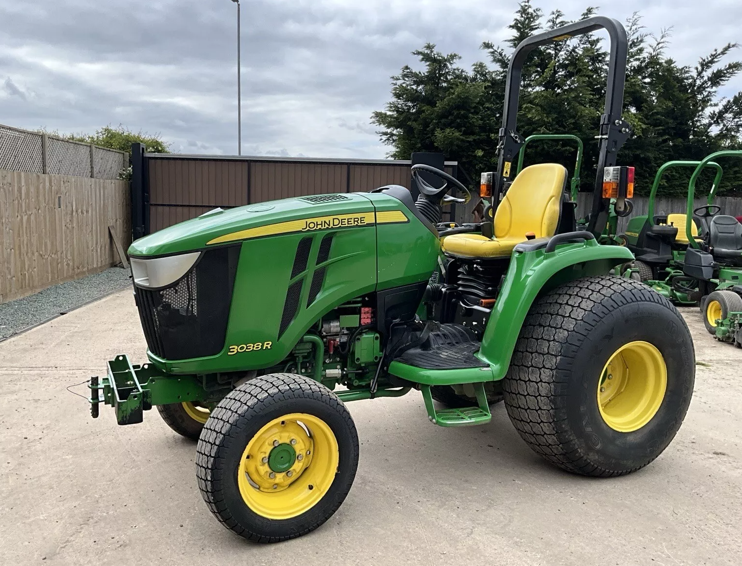 Tractors/Compact Tractors