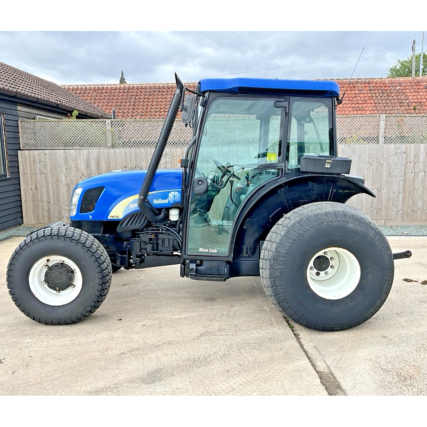 2005 FORD NEW HOLLAND TN75SA