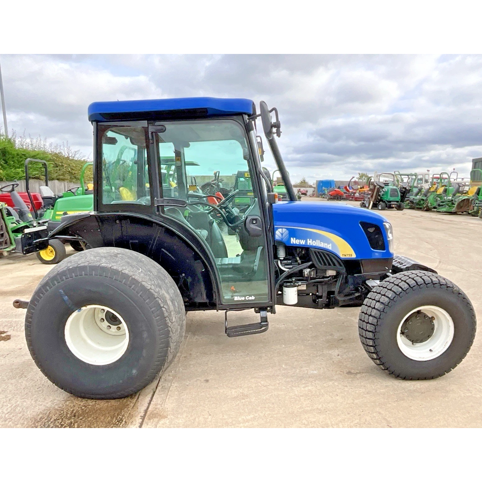 2005 FORD NEW HOLLAND TN75SA