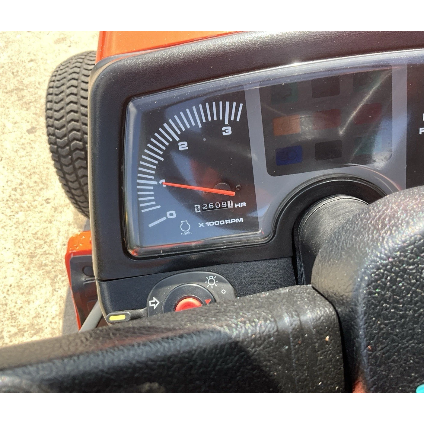 2005 KUBOTA B2710