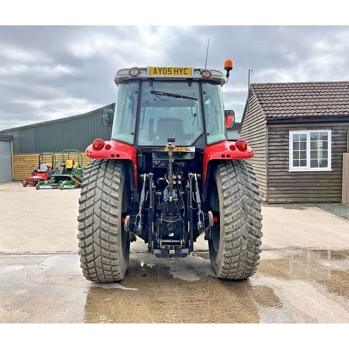 2005 MASSEY FERGUSON 5460
