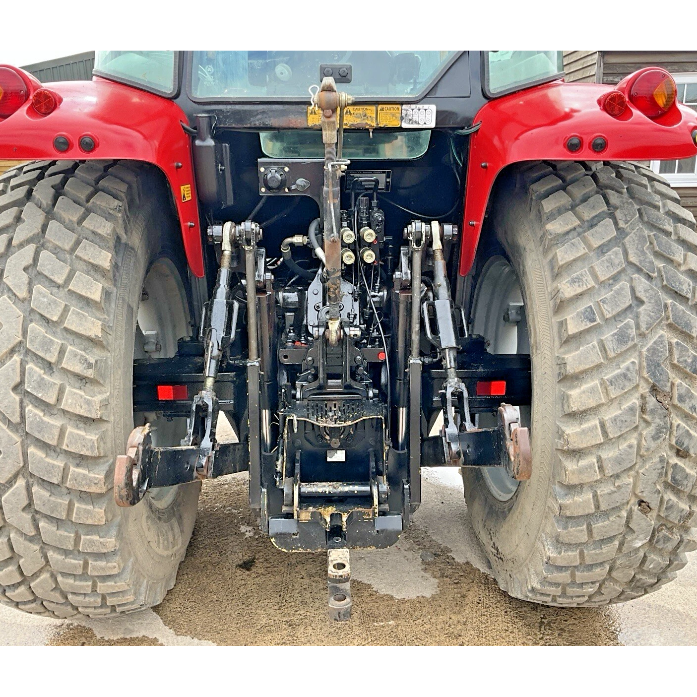 2005 MASSEY FERGUSON 5460