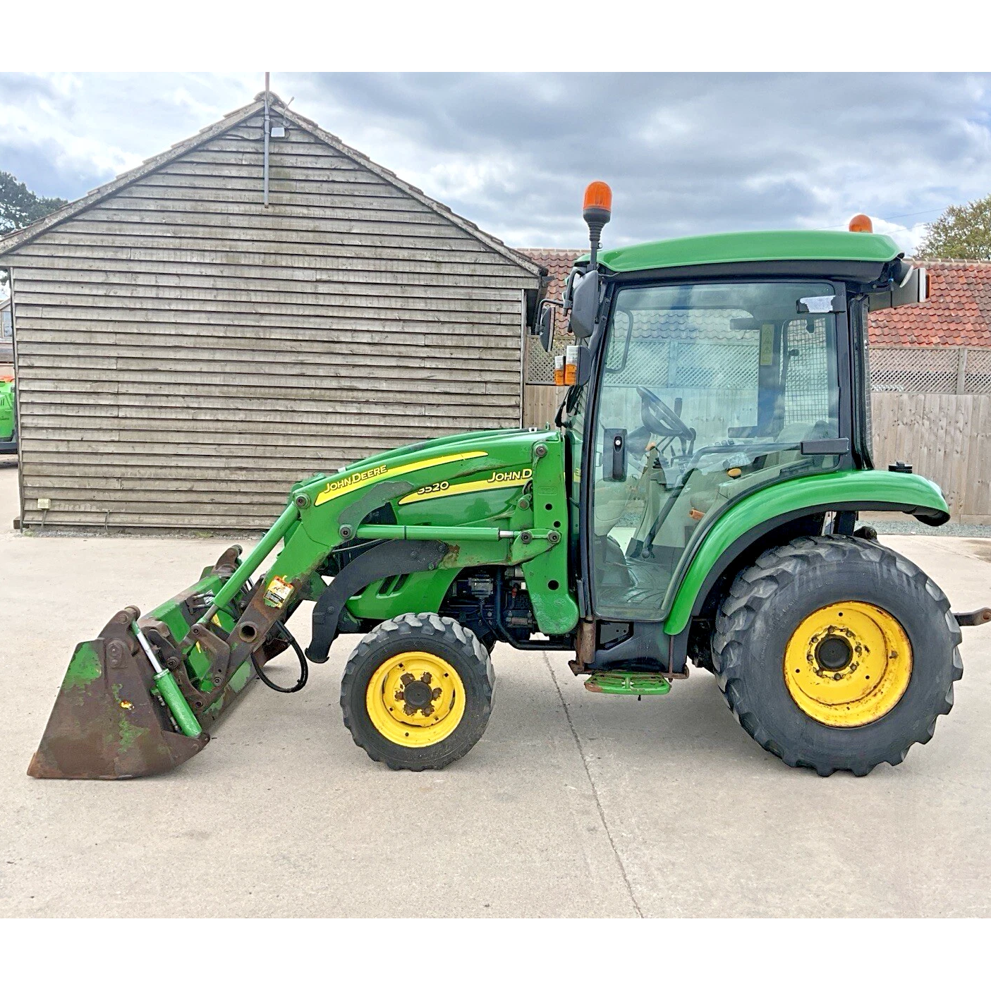 2007 JOHN DEERE 3520