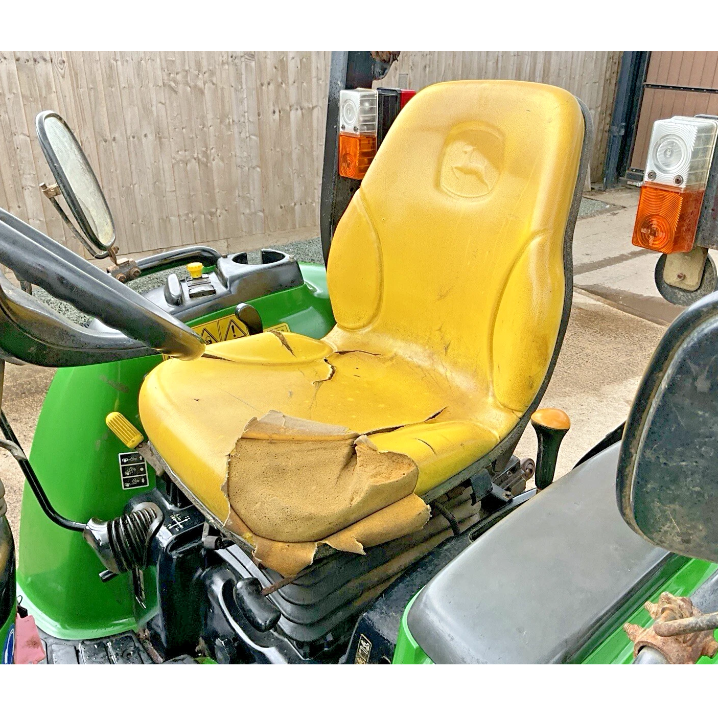 2007 JOHN DEERE 3520
