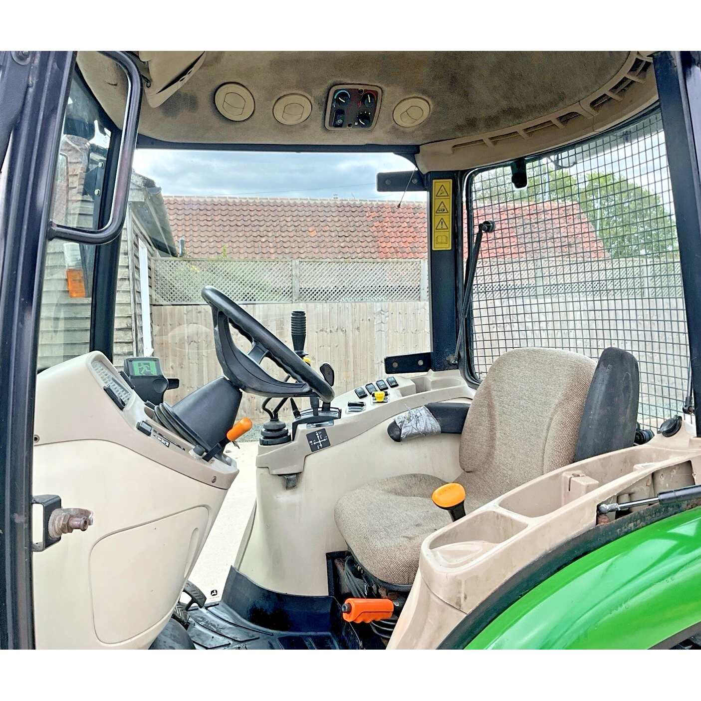2007 JOHN DEERE 3520