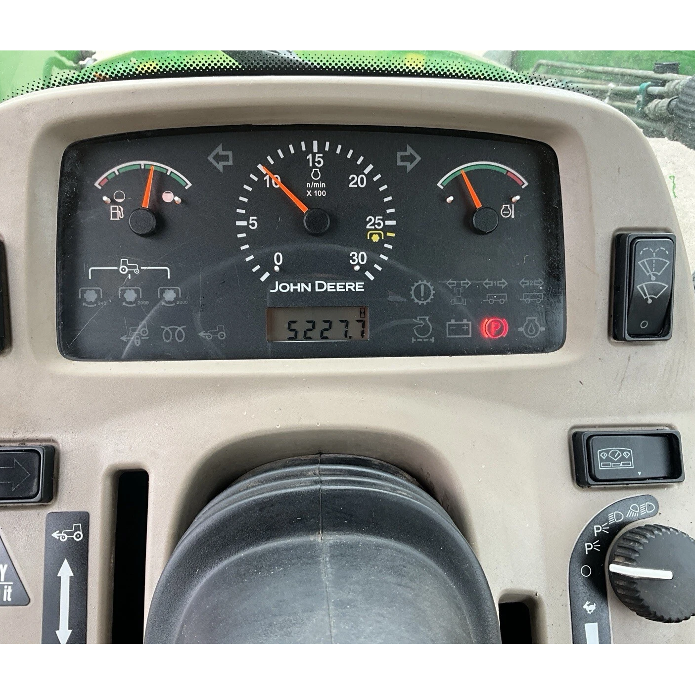 2007 JOHN DEERE 3520