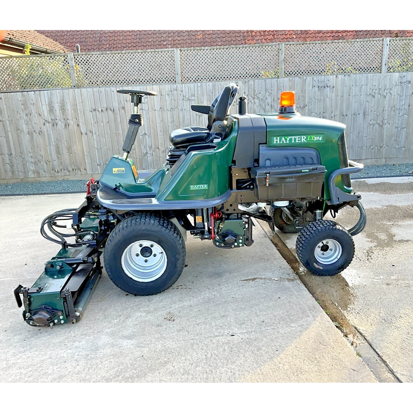 2010 HAYTER LT324