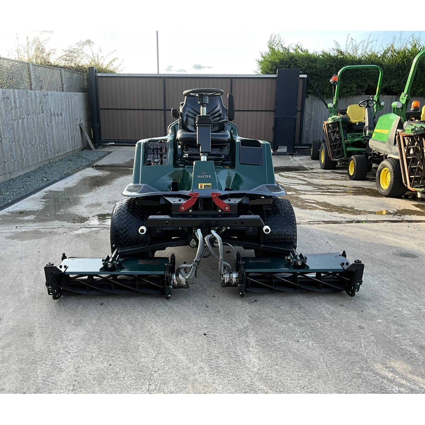 2010 HAYTER LT324