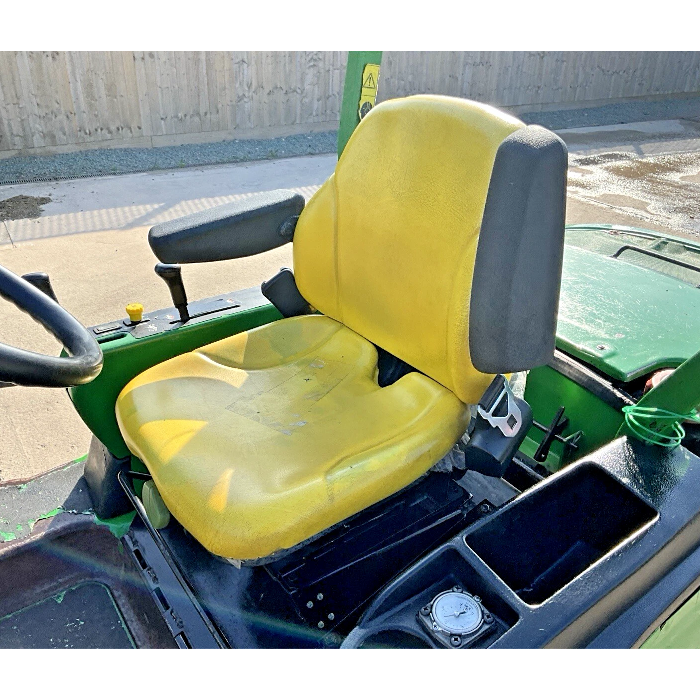 2010 JOHN DEERE 1445 2402