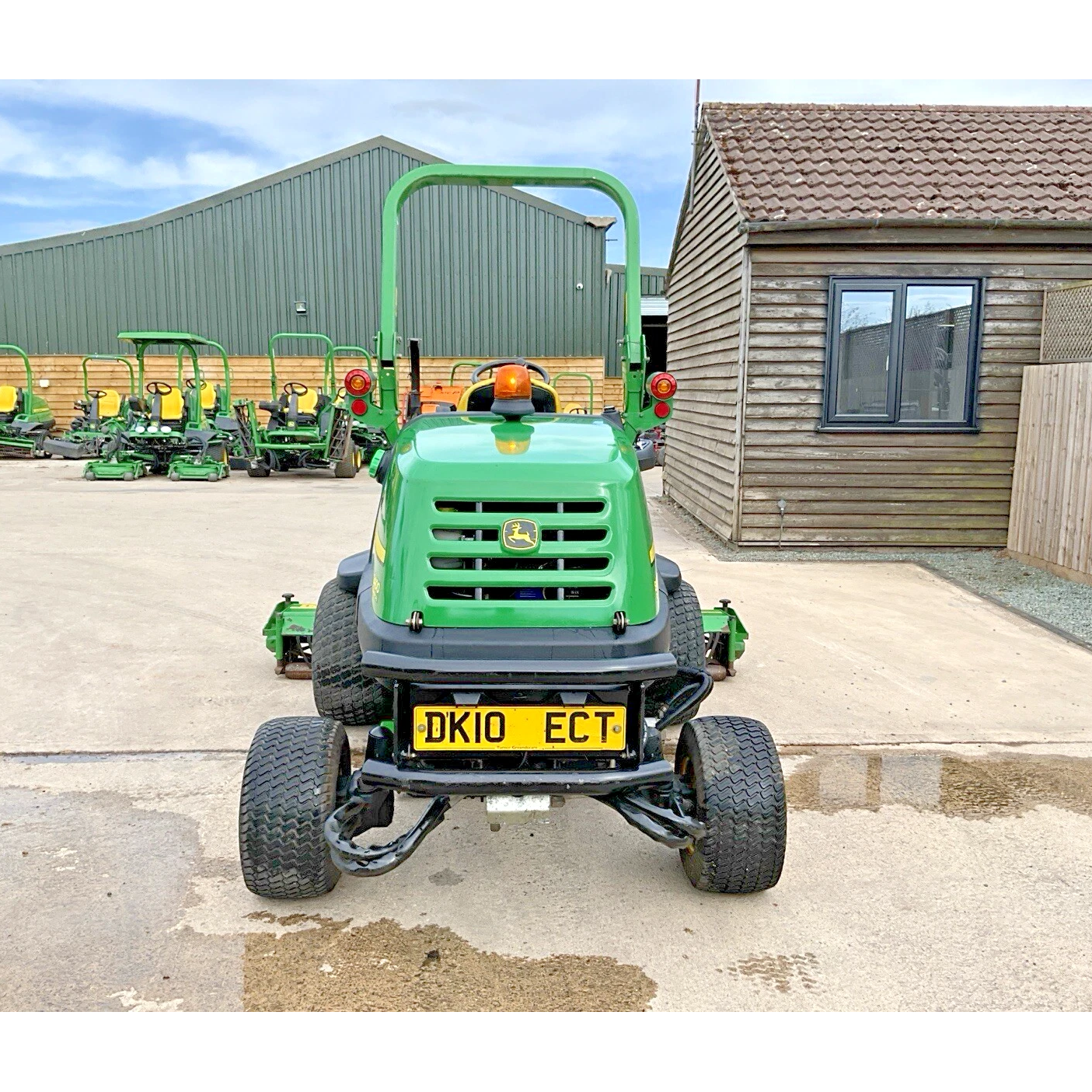 2010 JOHN DEERE 8400