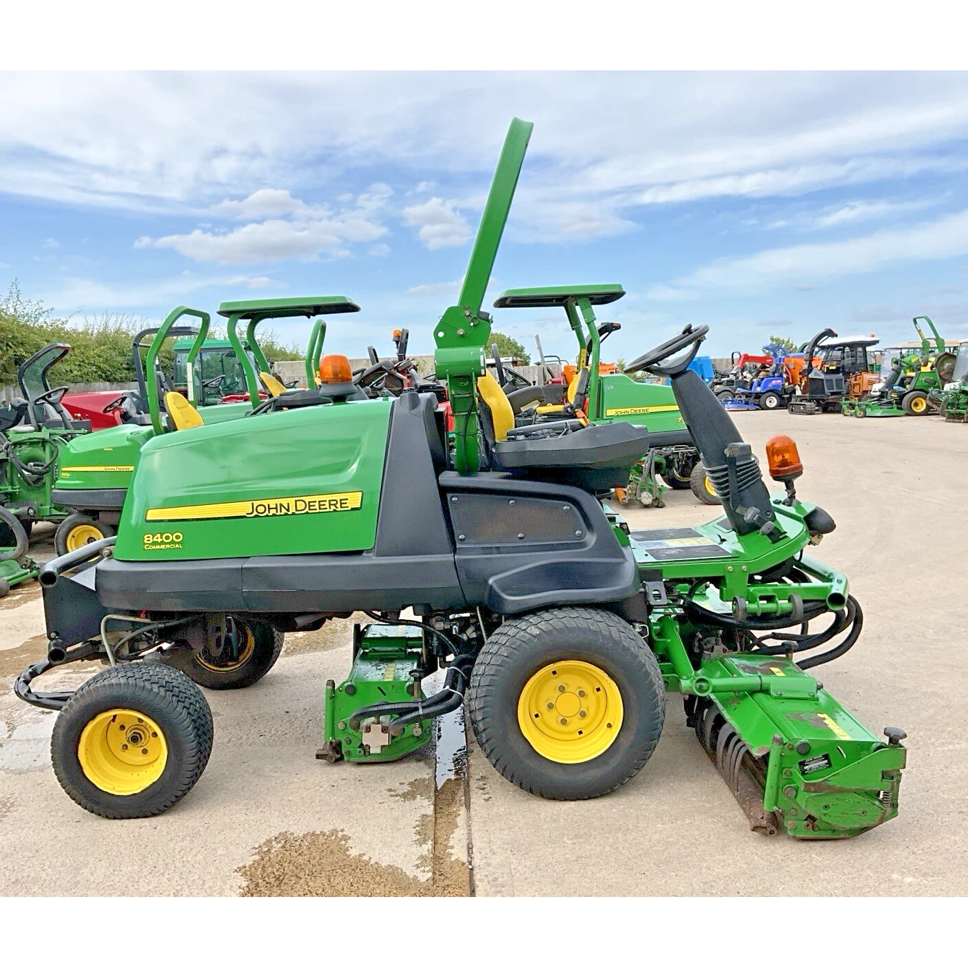 2010 JOHN DEERE 8400