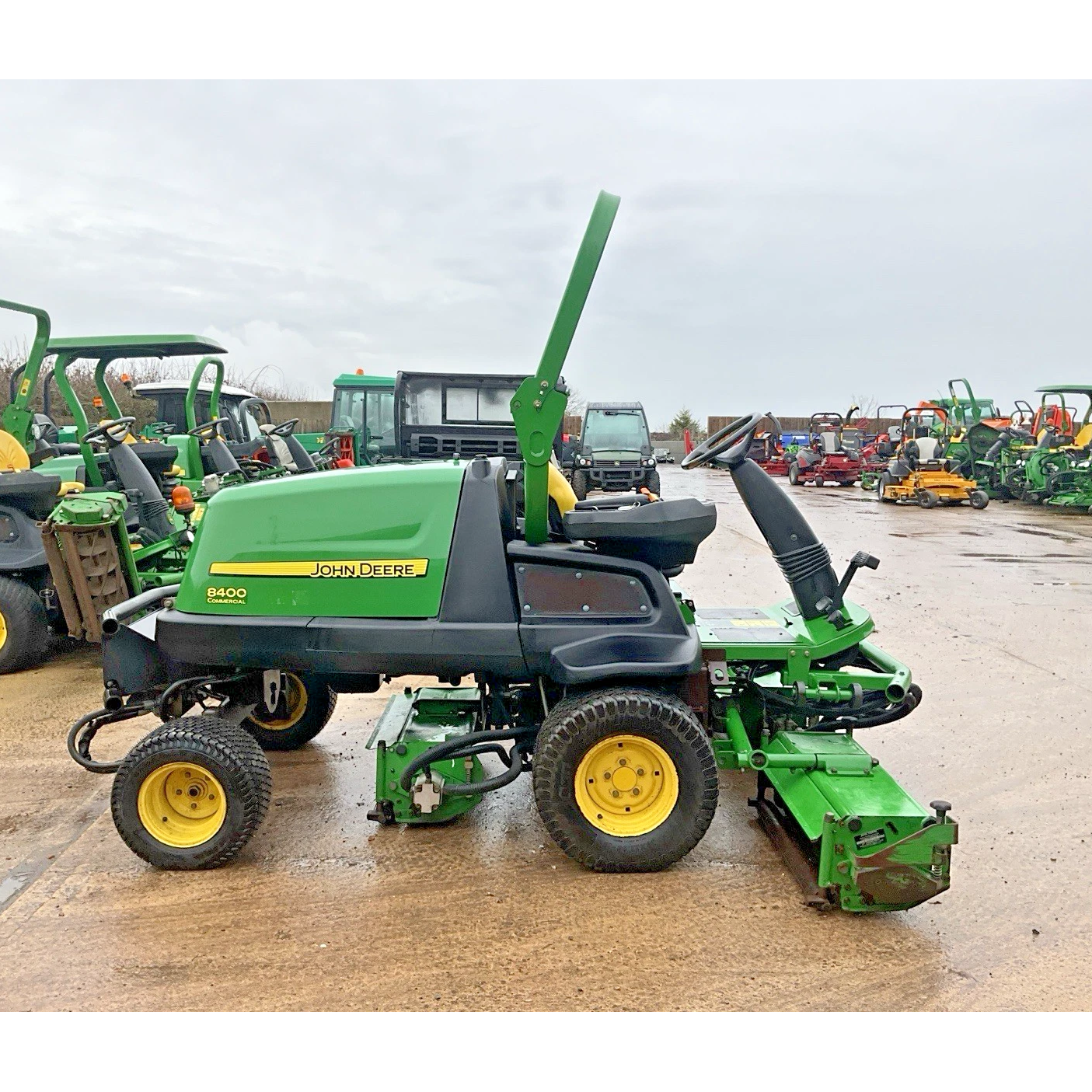 2010 JOHN DEERE 8400
