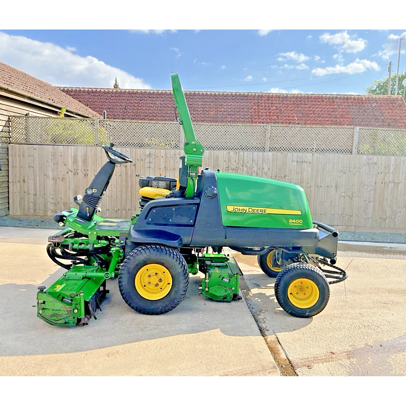 2010 JOHN DEERE 8400