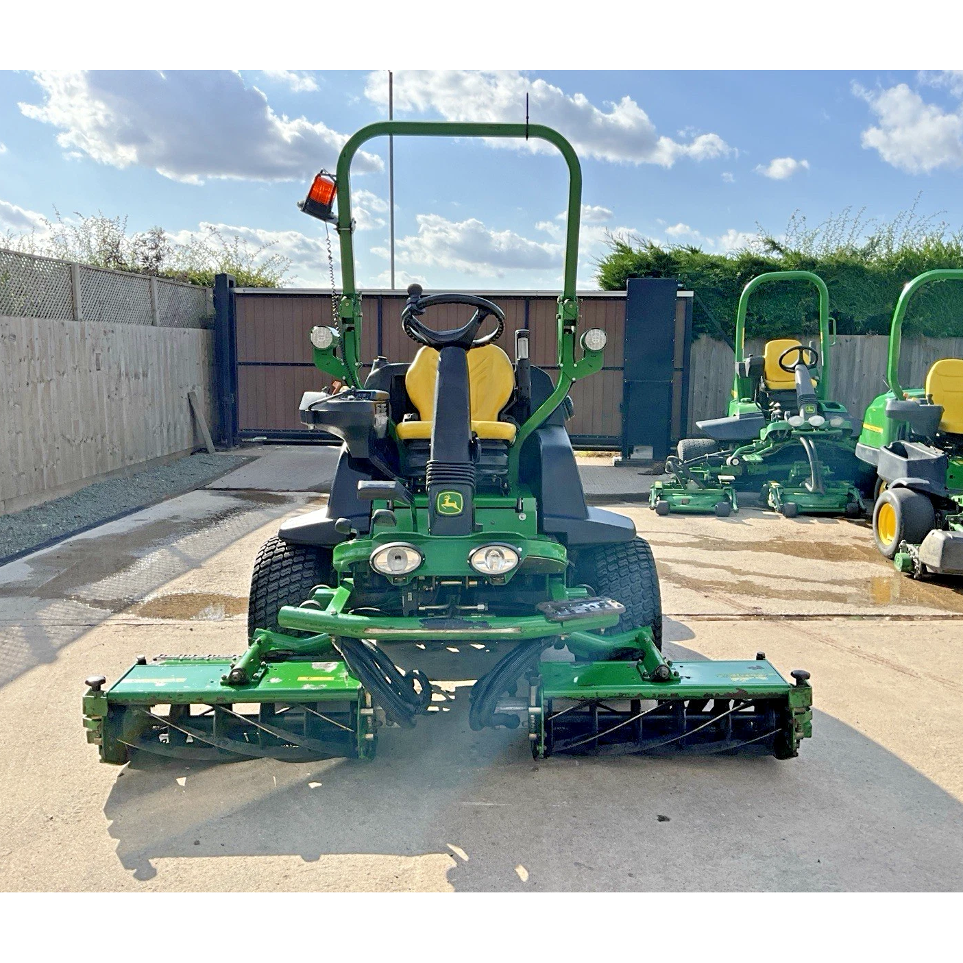 2010 JOHN DEERE 8400