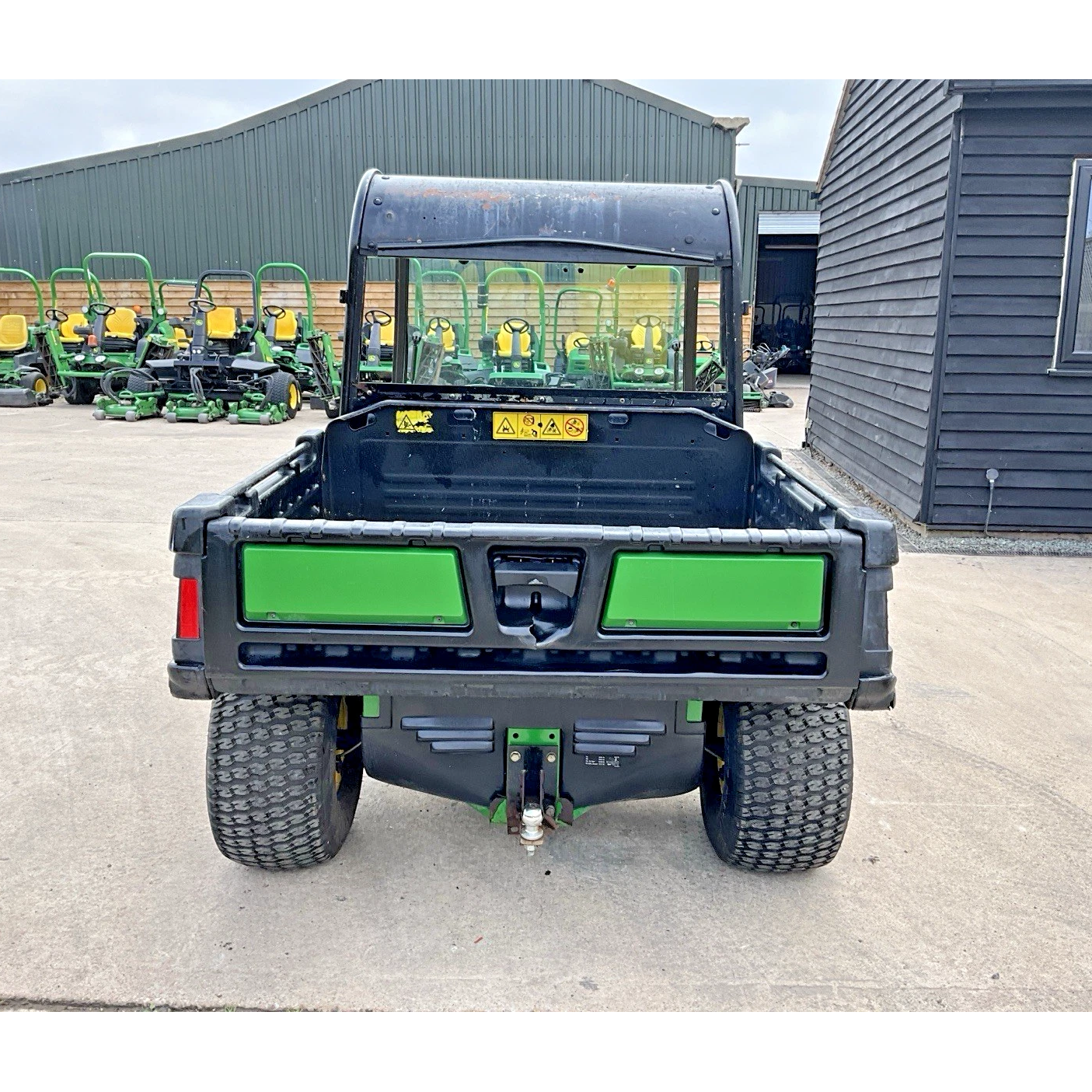 2011 JOHN DEERE 4X2