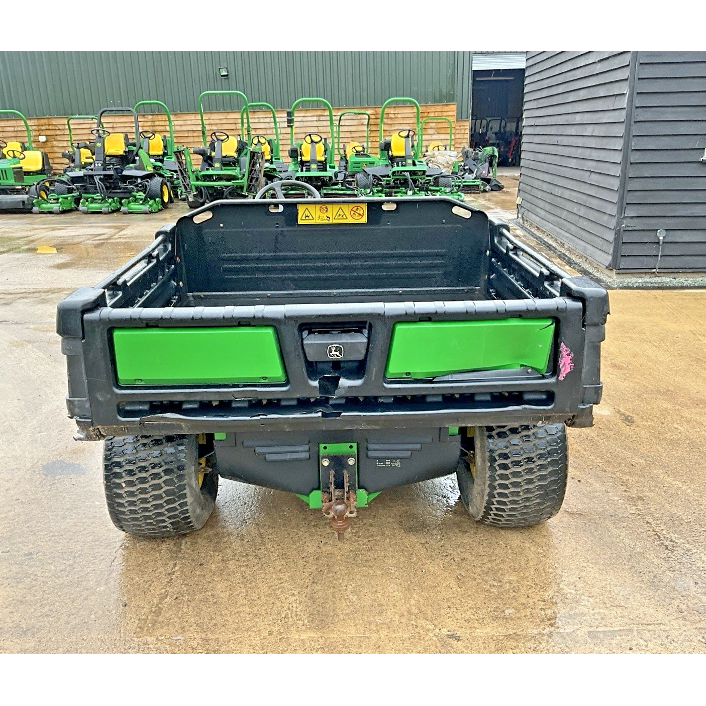 2011 JOHN DEERE 4X2
