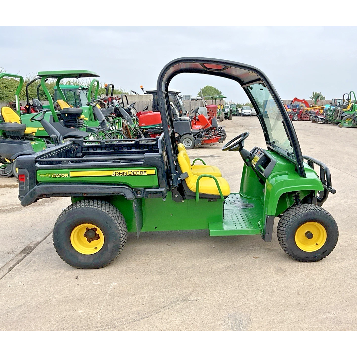 2011 JOHN DEERE 4X2