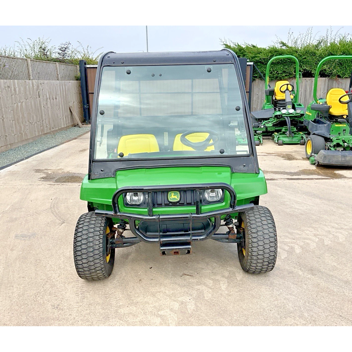2011 JOHN DEERE 4X2