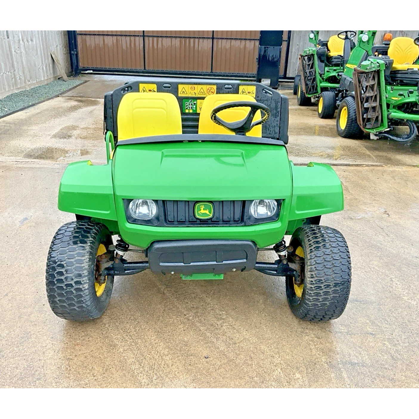 2011 JOHN DEERE 4X2
