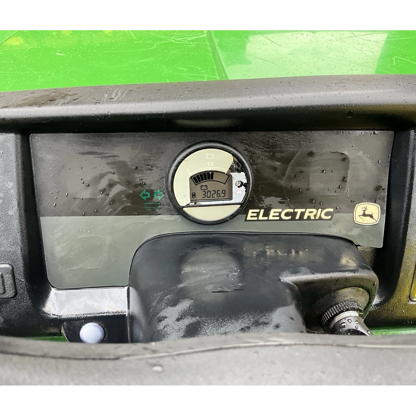 2011 JOHN DEERE 4X2