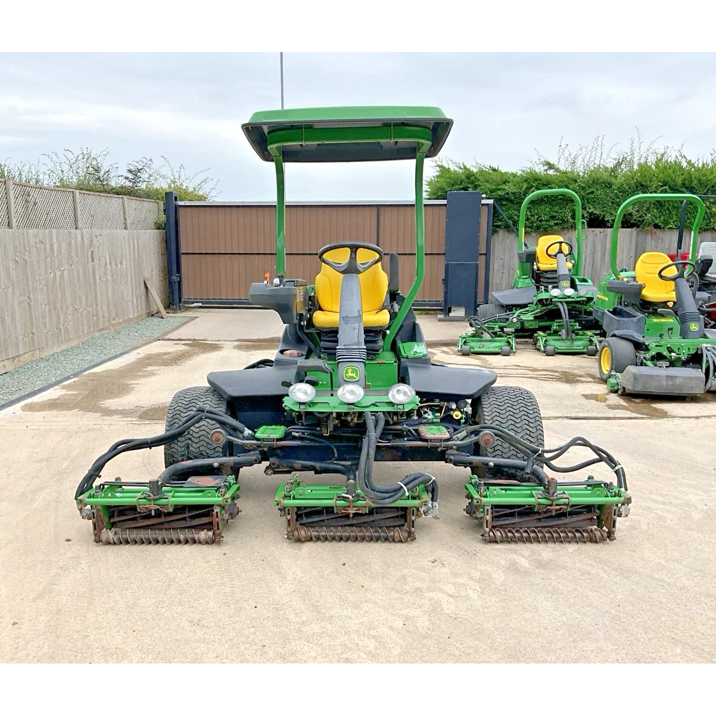 2011 JOHN DEERE 7700 2520