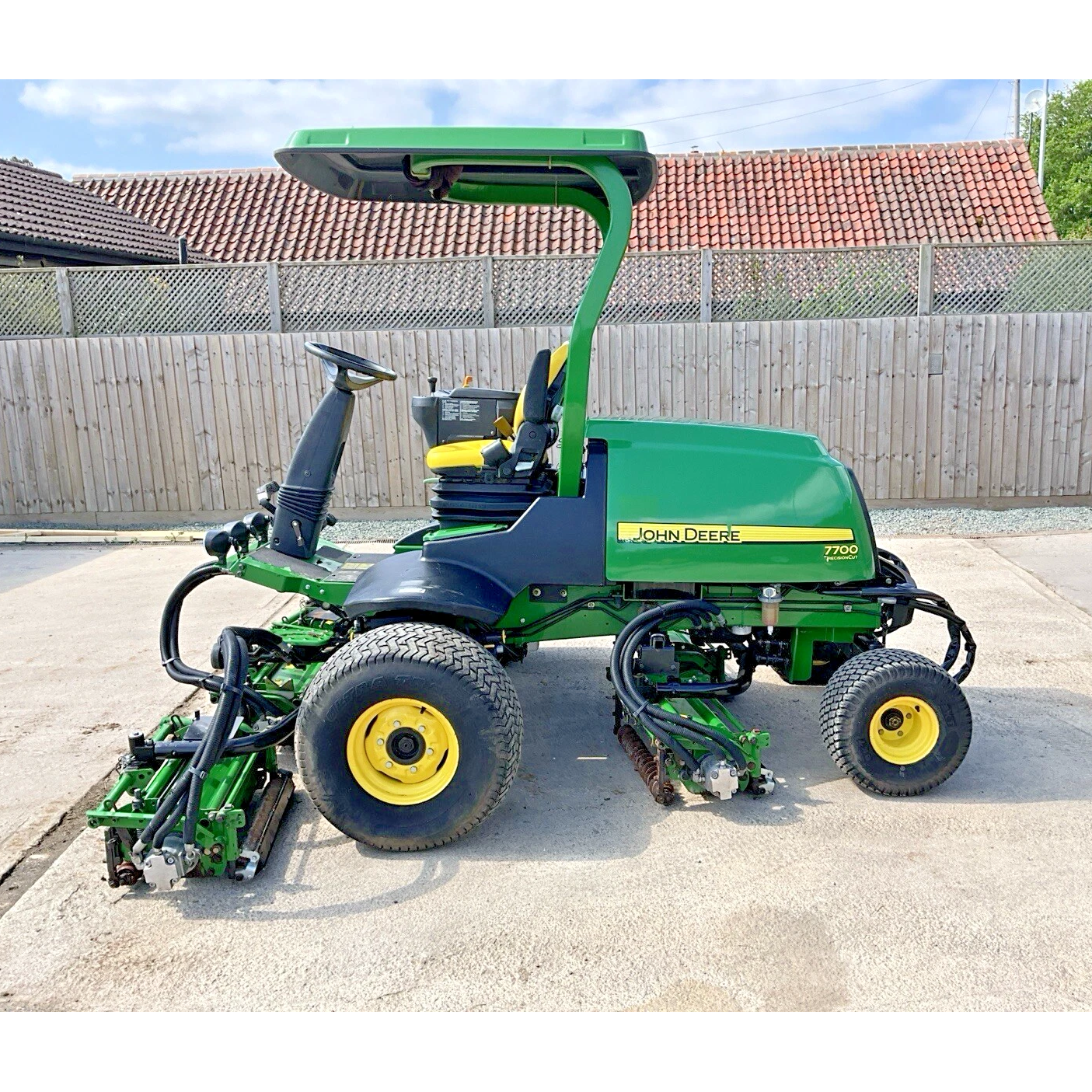 2011 JOHN DEERE 7700A