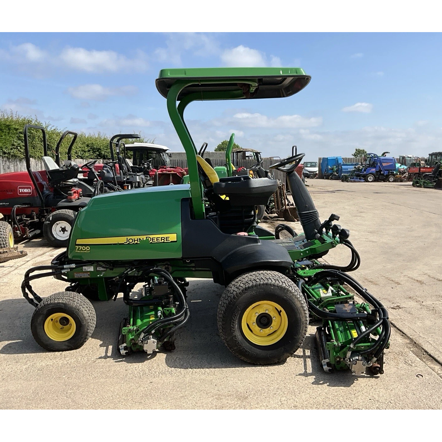 2011 JOHN DEERE 7700A