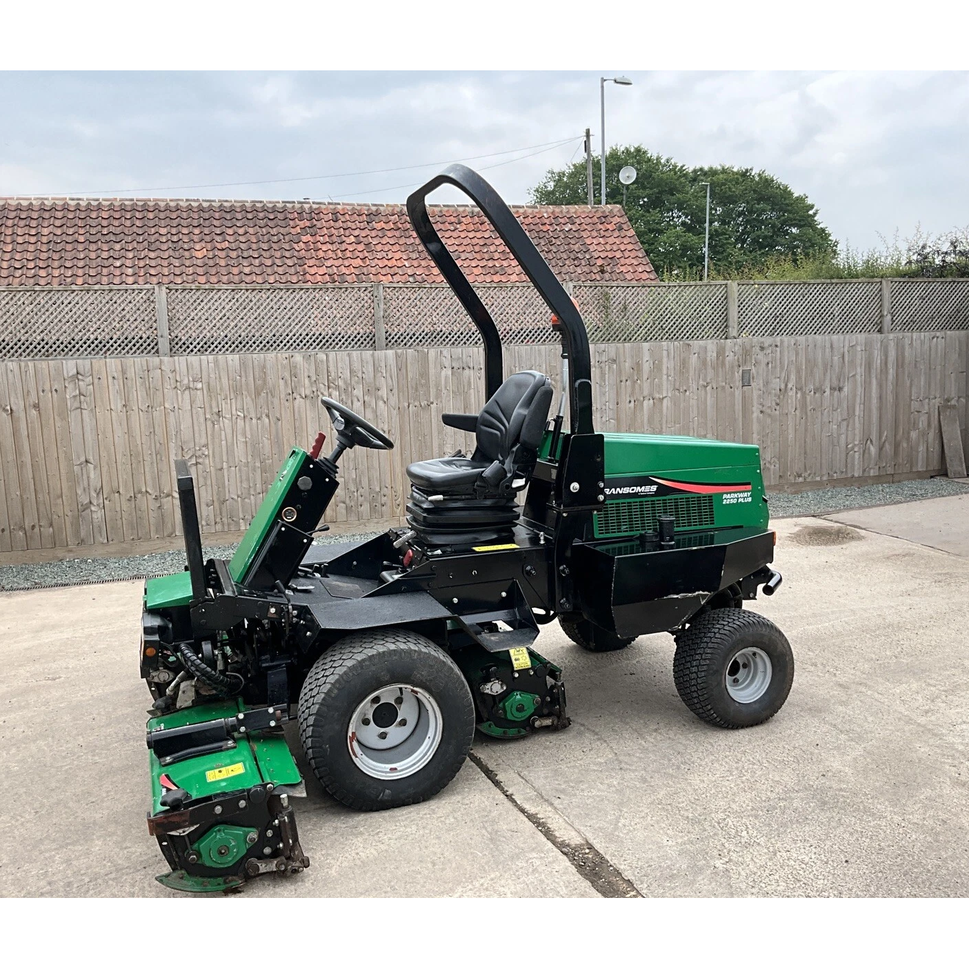 2011 RANSOMES PARKWAY 2250