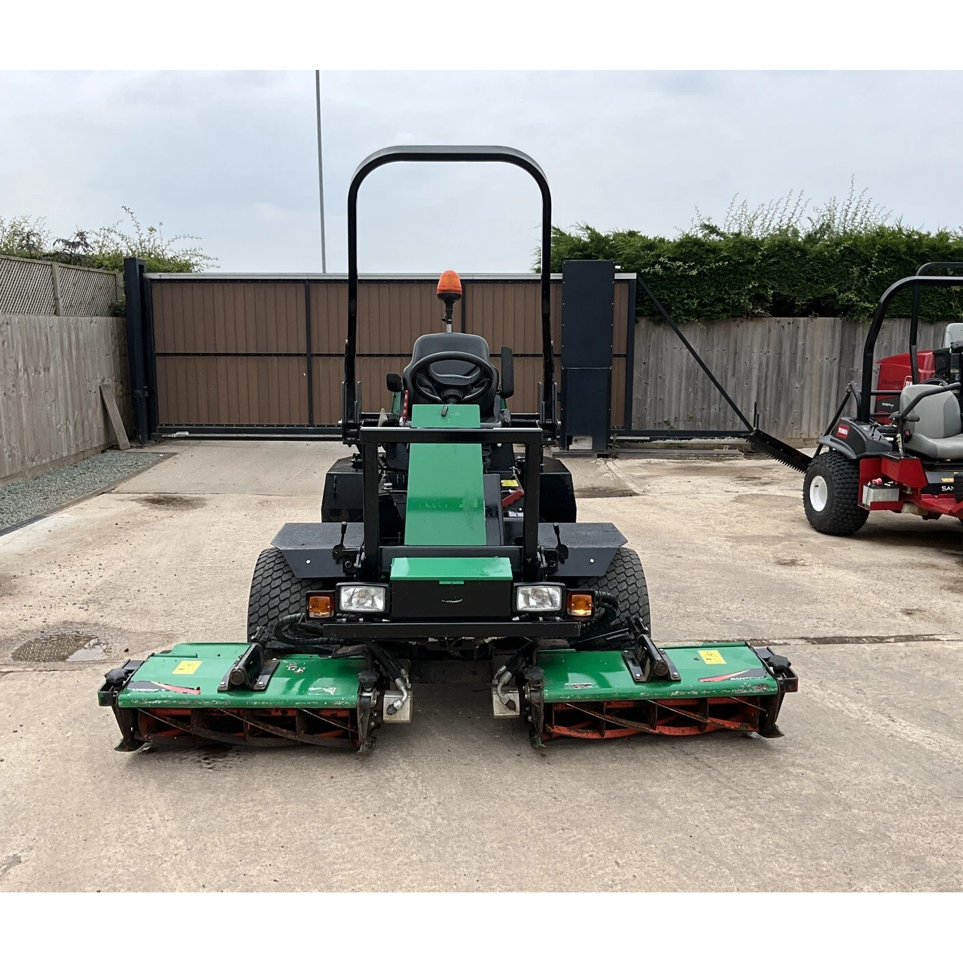 2011 RANSOMES PARKWAY 2250