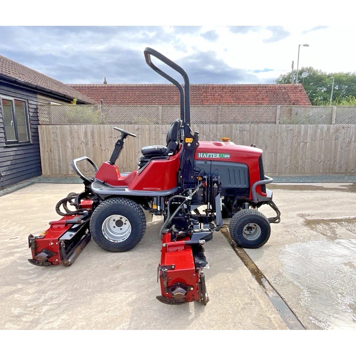 2011 TORO HAYTER LT4240