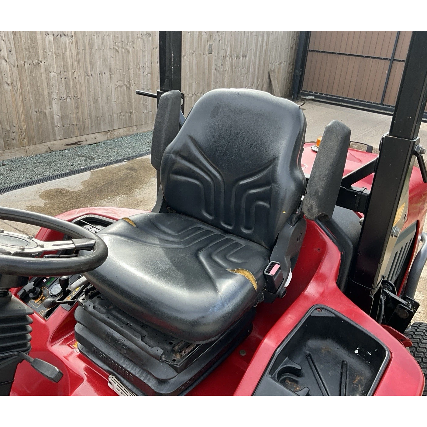 2011 TORO HAYTER LT4240