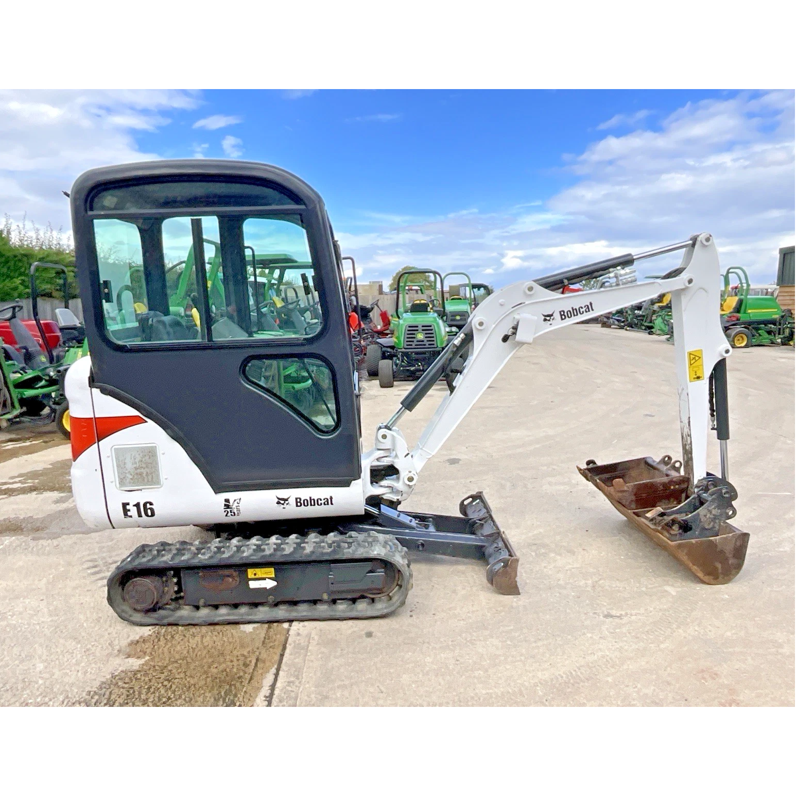 2012 BOBCAT E16