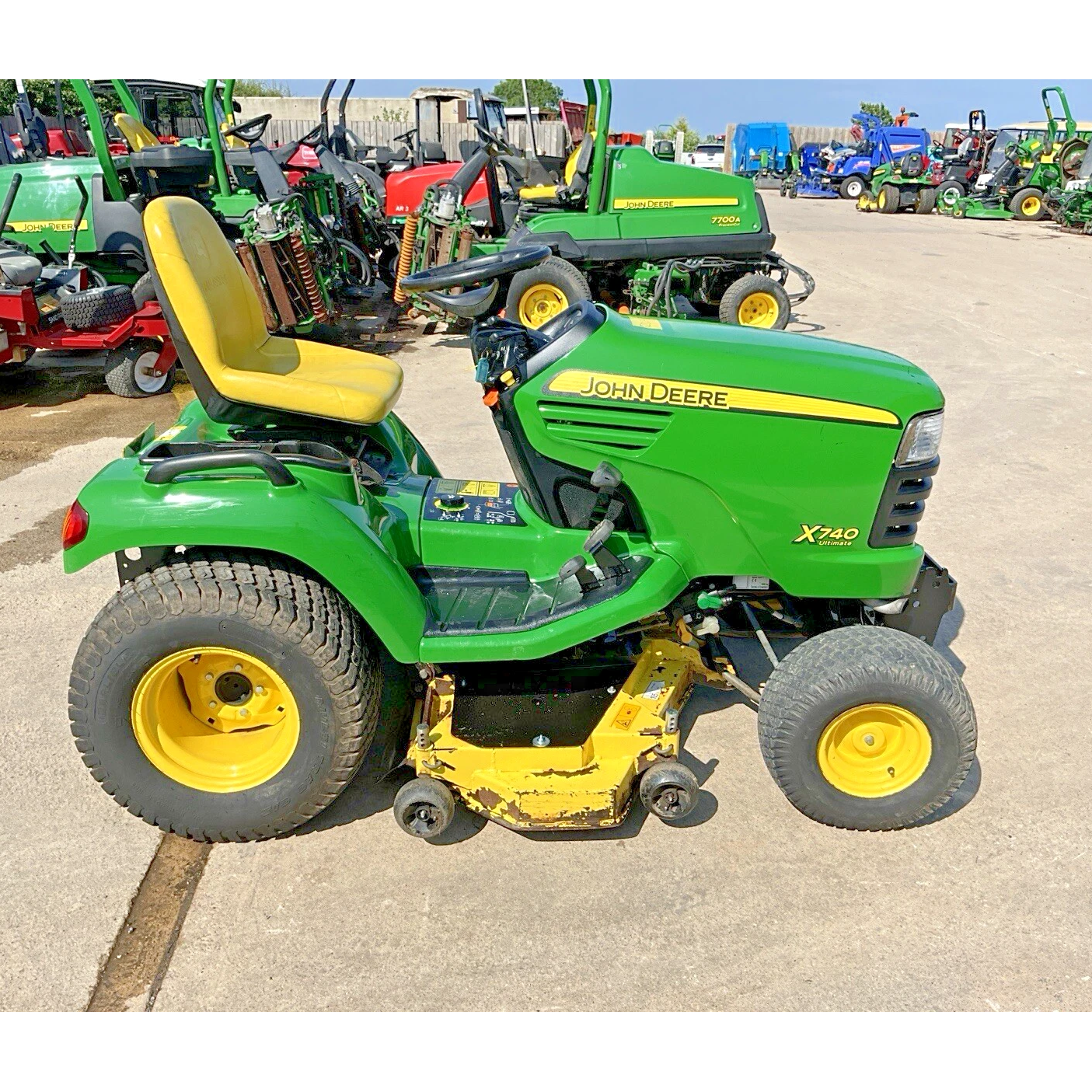 2012 JOHN DEERE X740