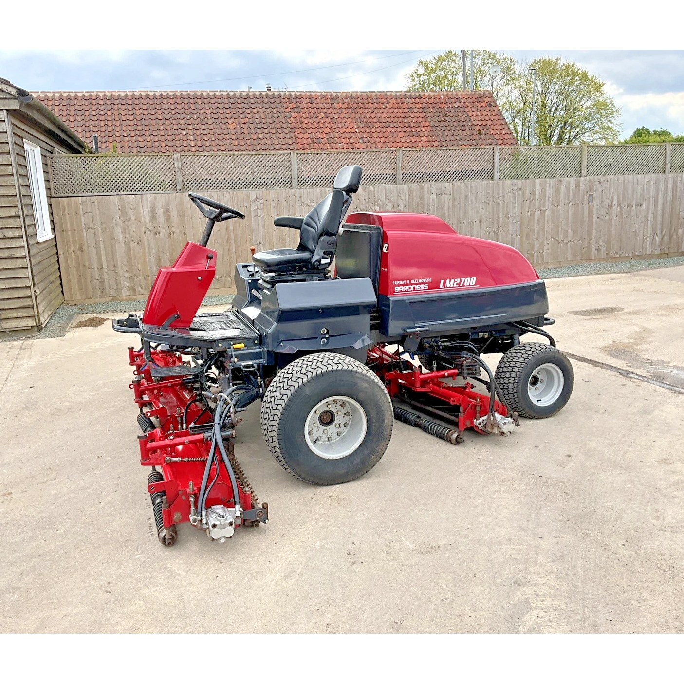 2013 BARONESS LM2700