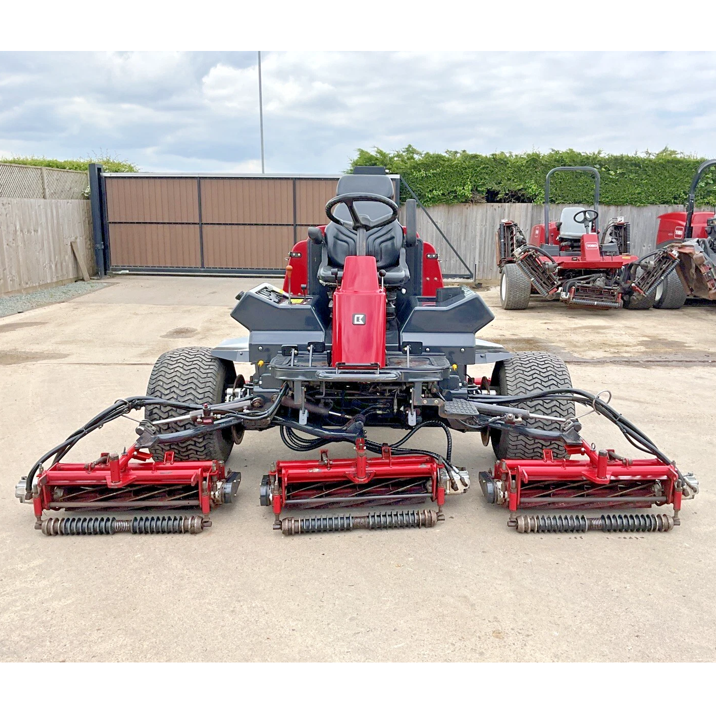 2013 BARONESS LM2700