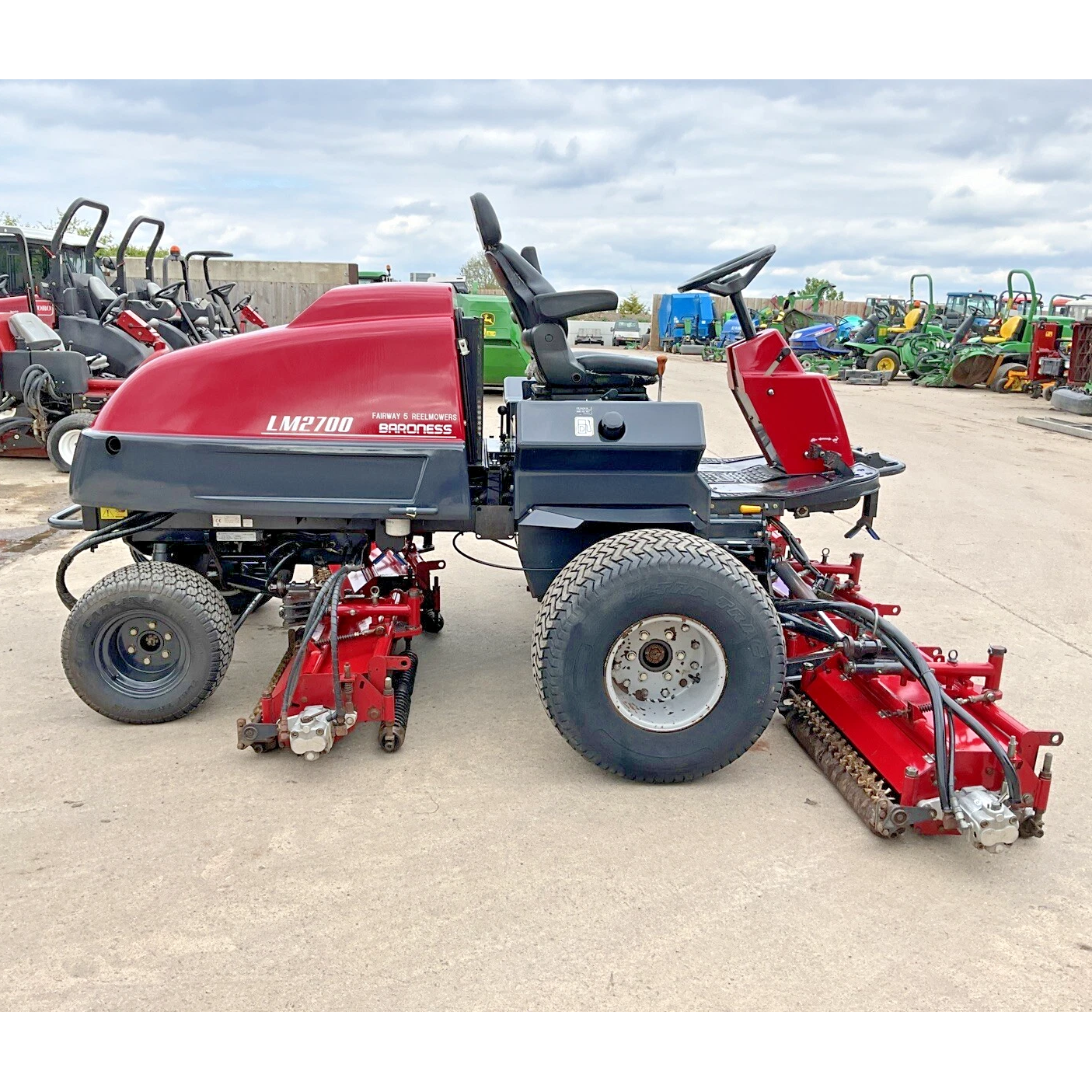 2013 BARONESS LM2700