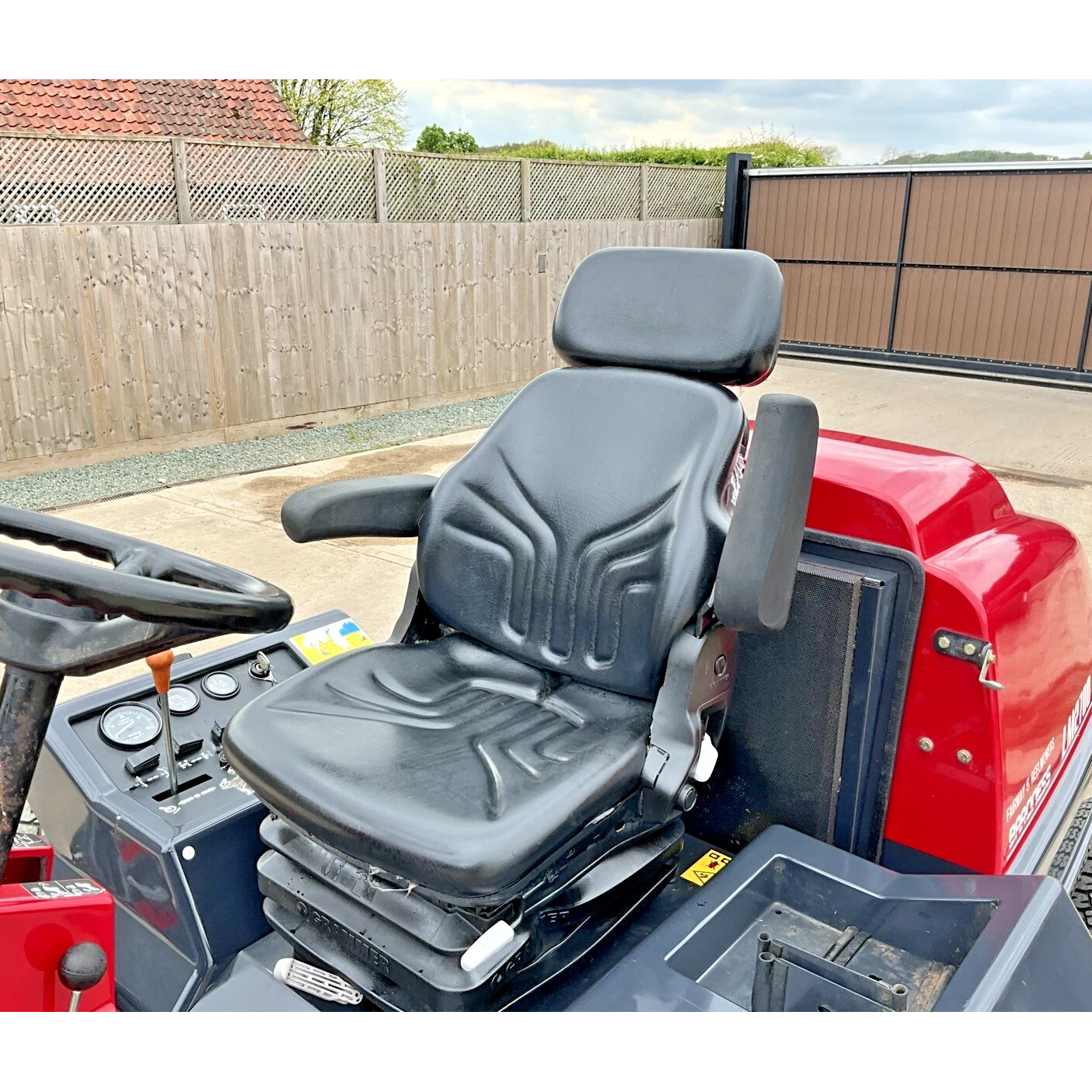2013 BARONESS LM2700