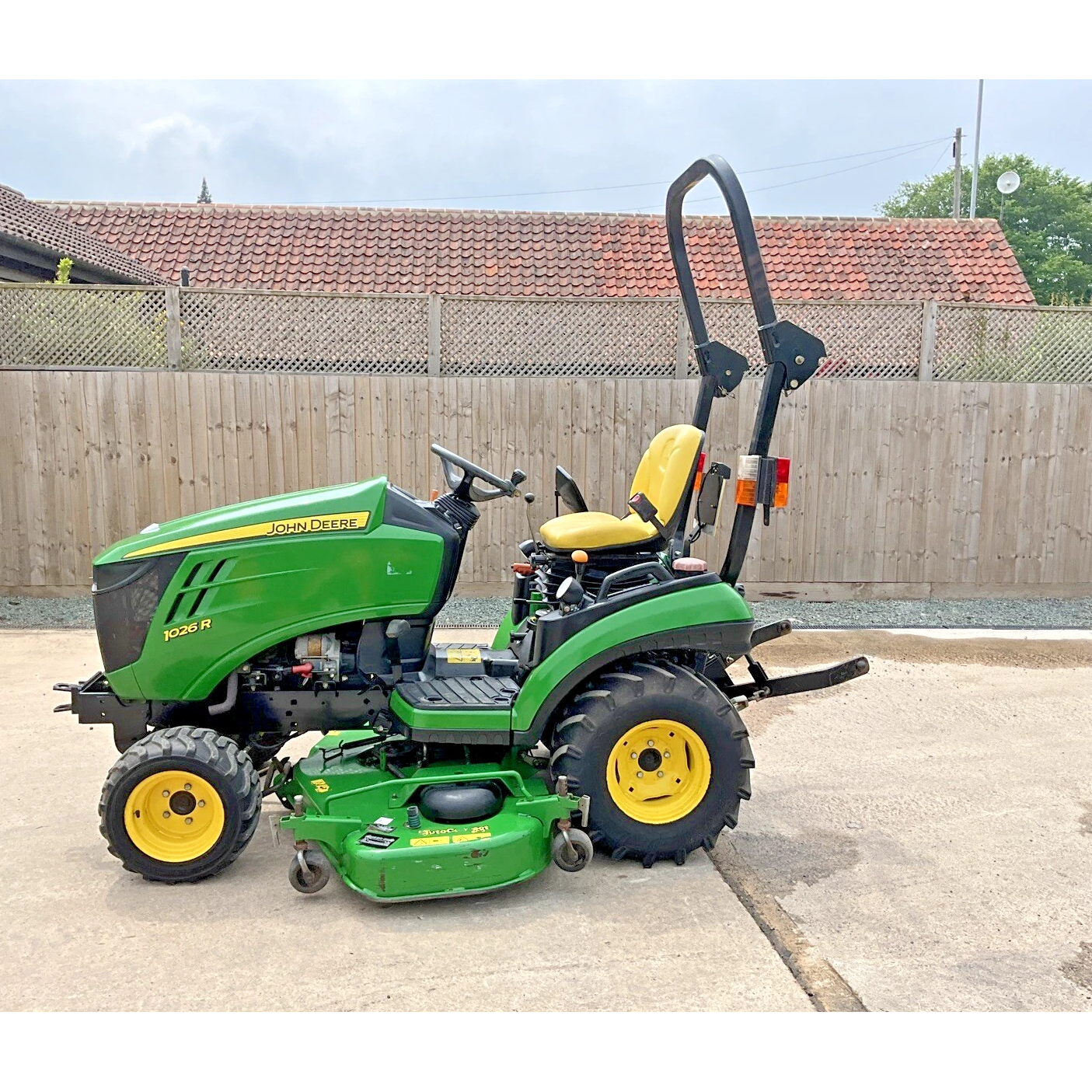 2013 JOHN DEERE 1026R