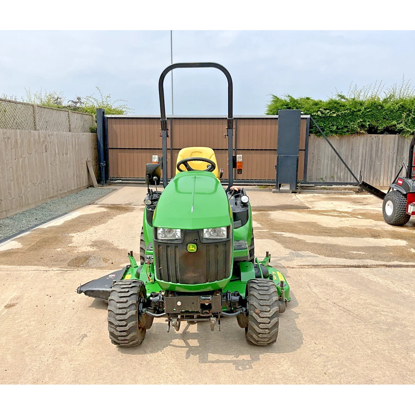 2013 JOHN DEERE 1026R