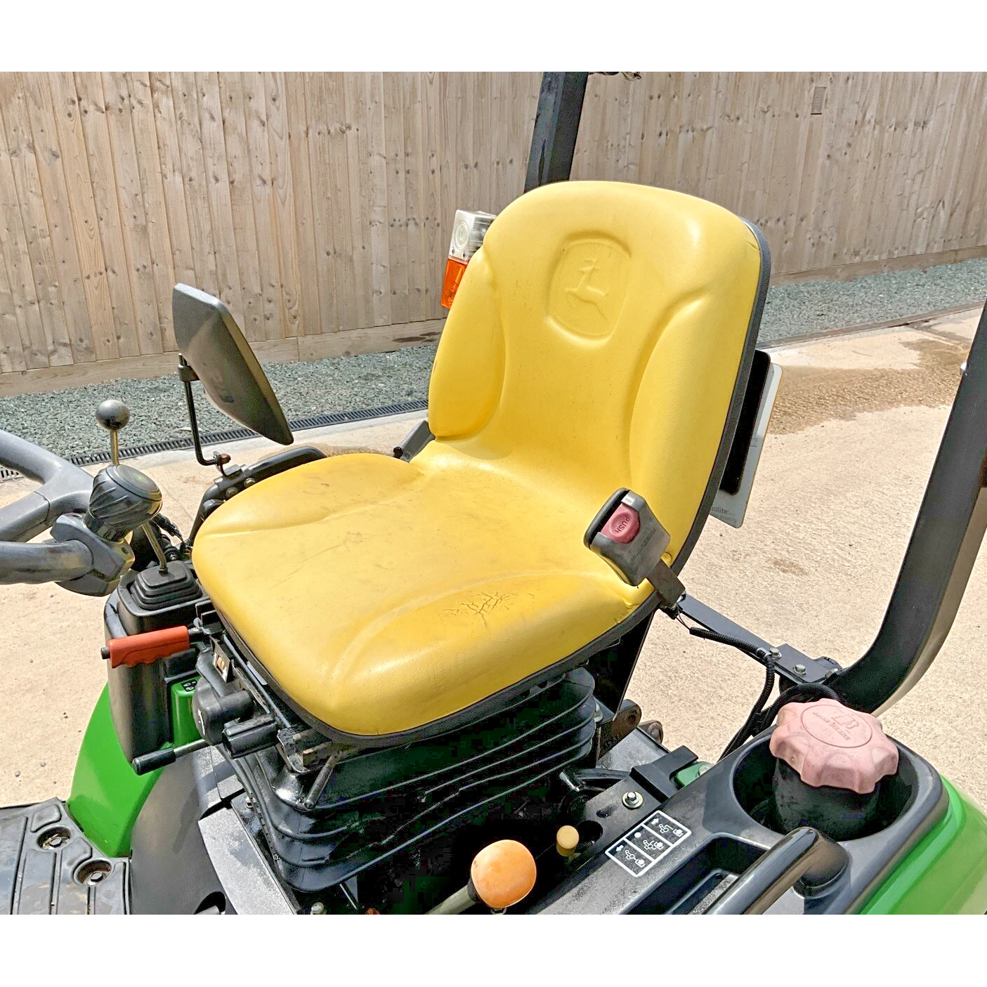 2013 JOHN DEERE 1026R