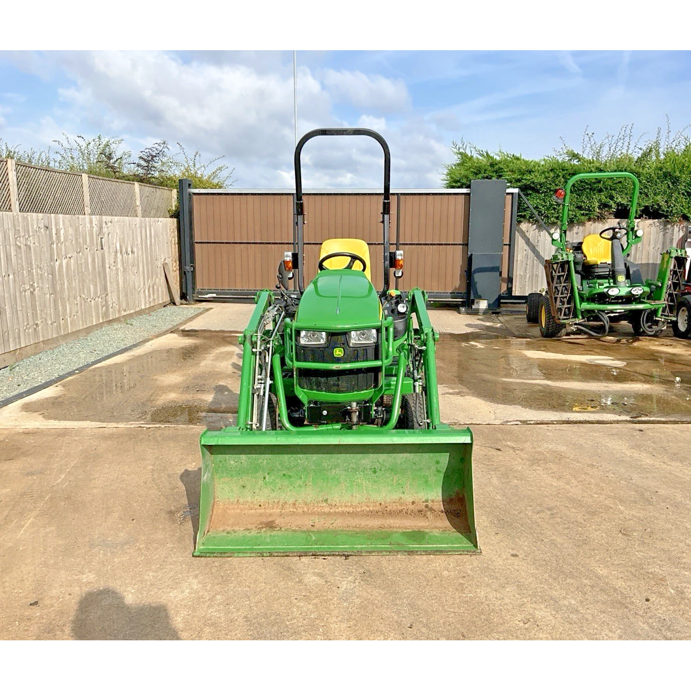 2014 JOHN DEERE 1026R