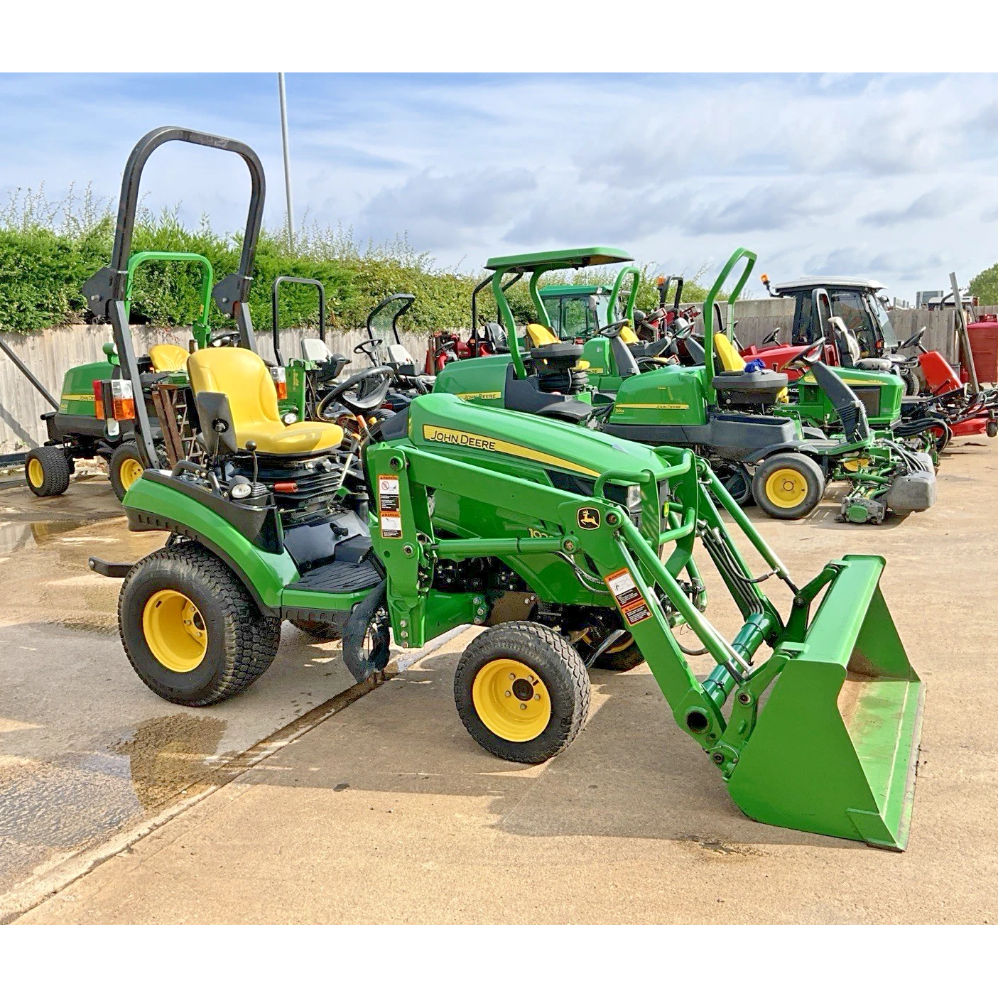 2014 JOHN DEERE 1026R