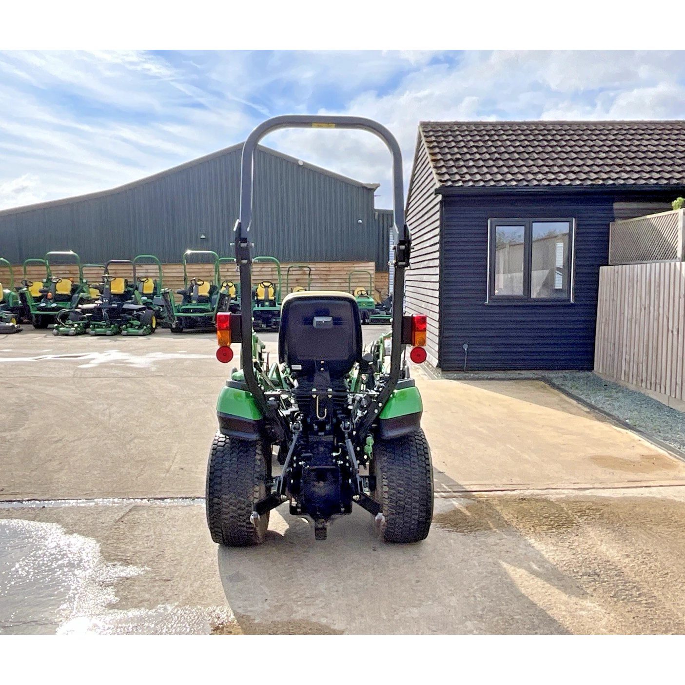 2014 JOHN DEERE 1026R
